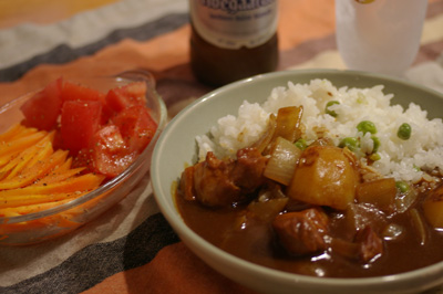 カレー、サラダ、豆ごはん