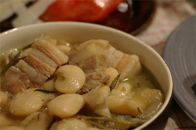 白いんげん豆と豚肉